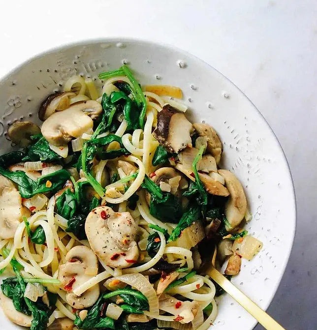 Garlicky Mushroom Kale Linguine